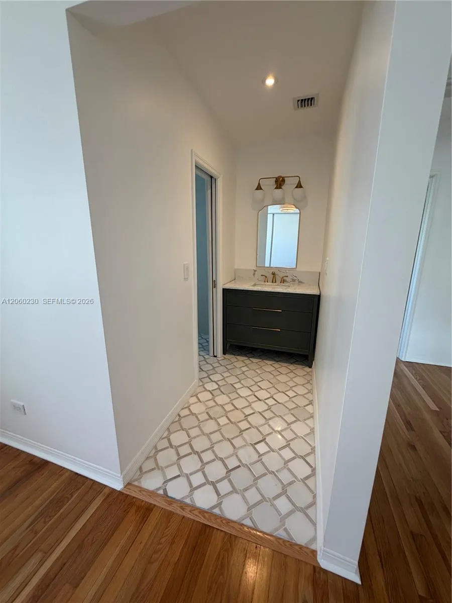 5171 SW 6th St Miami, FL 33134