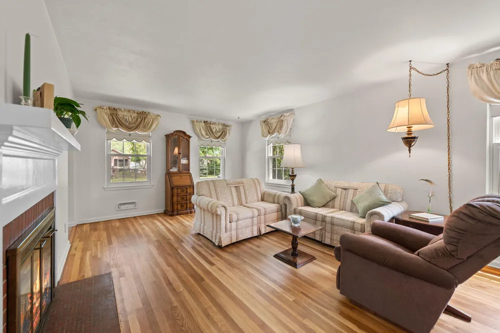 139 Beverly Boulevard Hobart, IN 46342