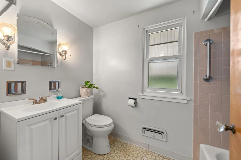 139 Beverly Boulevard Hobart, IN 46342