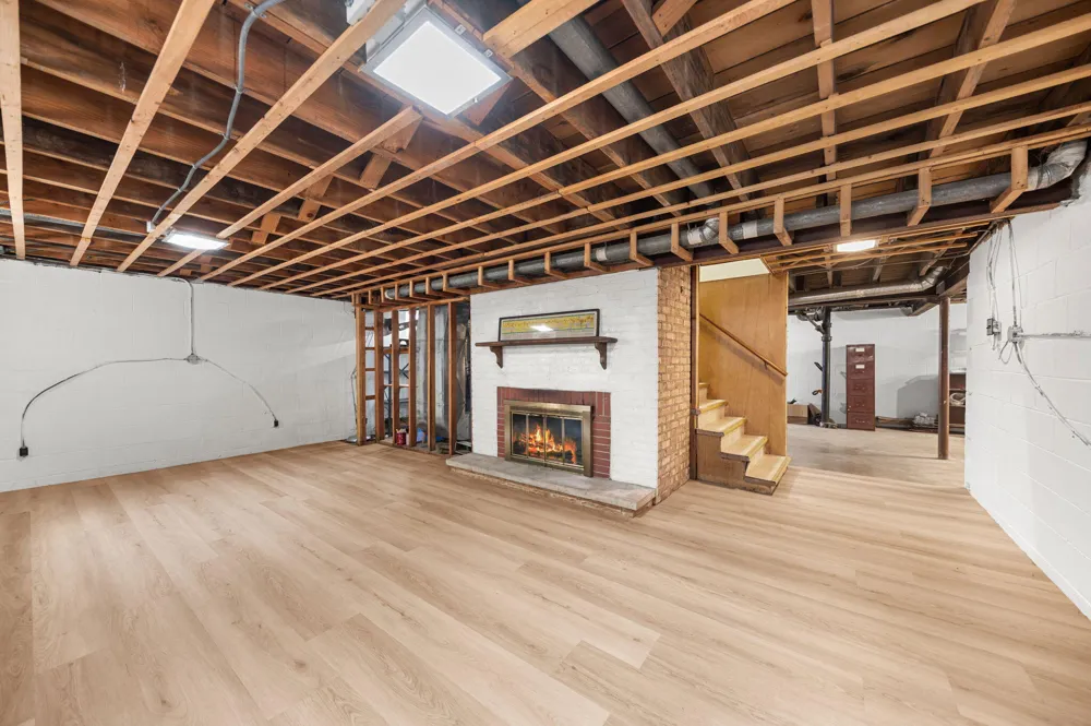 139 Beverly Boulevard Hobart, IN 46342