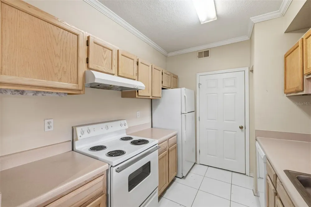 5612 PINNACLE HEIGHTS CIRCLE #312 Tampa, FL 33624