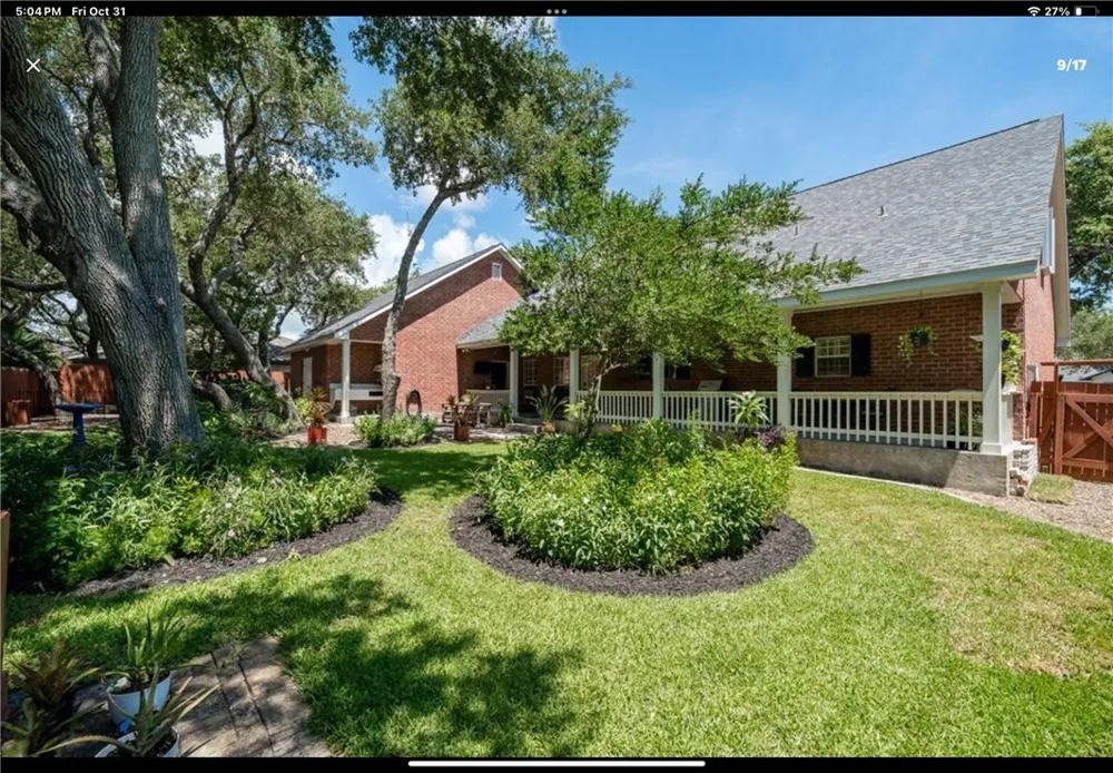 113 Cherry Hills Drive Rockport, TX 78382
