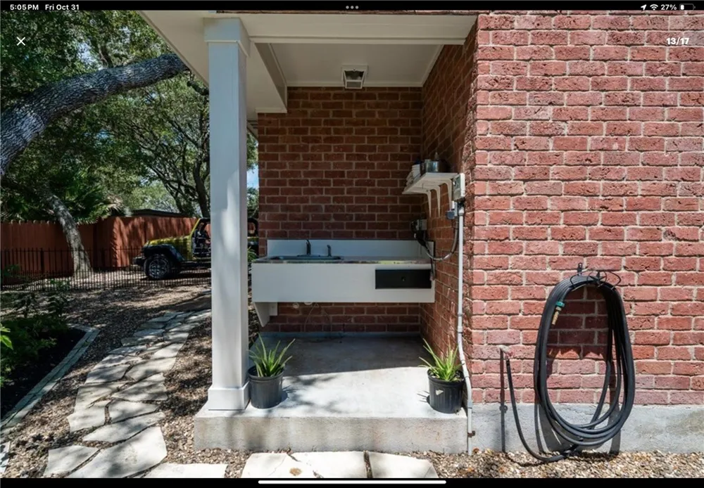 113 Cherry Hills Drive Rockport, TX 78382