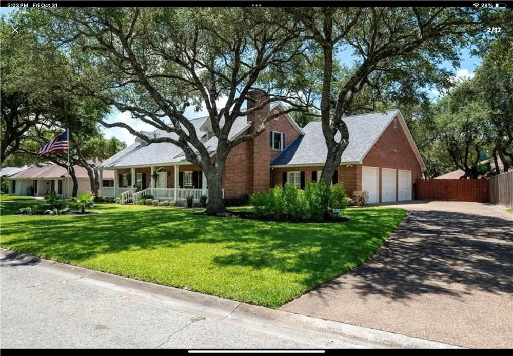 113 Cherry Hills Drive Rockport, TX 78382