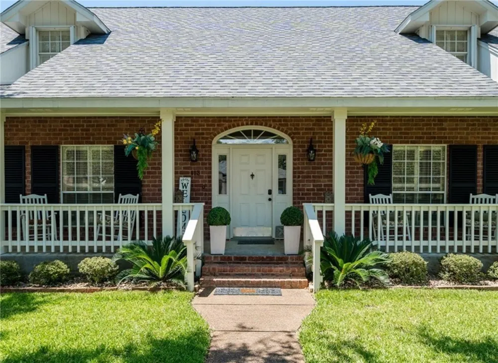113 Cherry Hills Drive Rockport, TX 78382