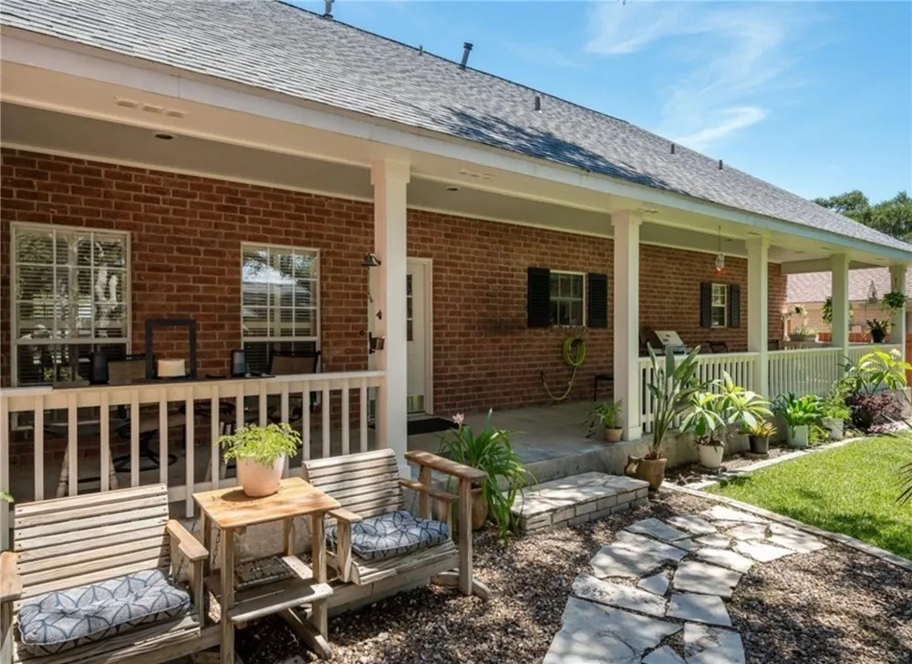 113 Cherry Hills Drive Rockport, TX 78382