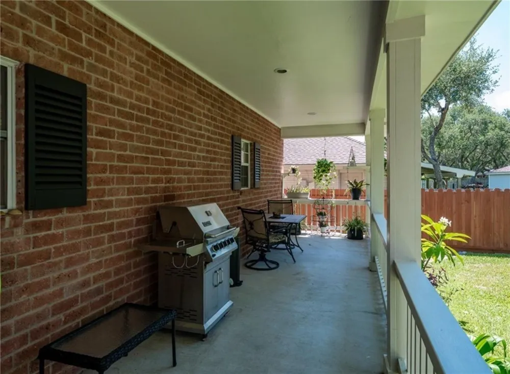 113 Cherry Hills Drive Rockport, TX 78382
