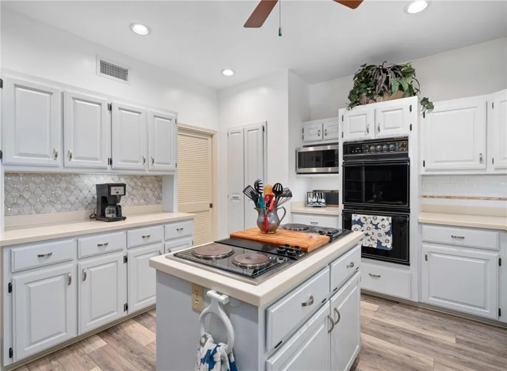 113 Cherry Hills Drive Rockport, TX 78382