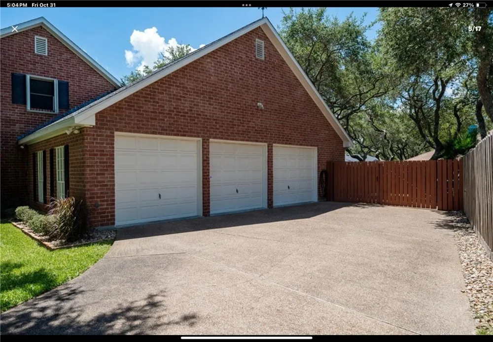 113 Cherry Hills Drive Rockport, TX 78382