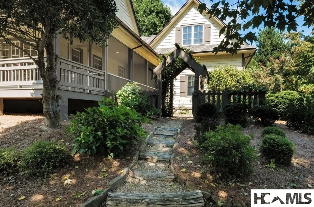 69 Audubon Trail Cashiers, NC 28717