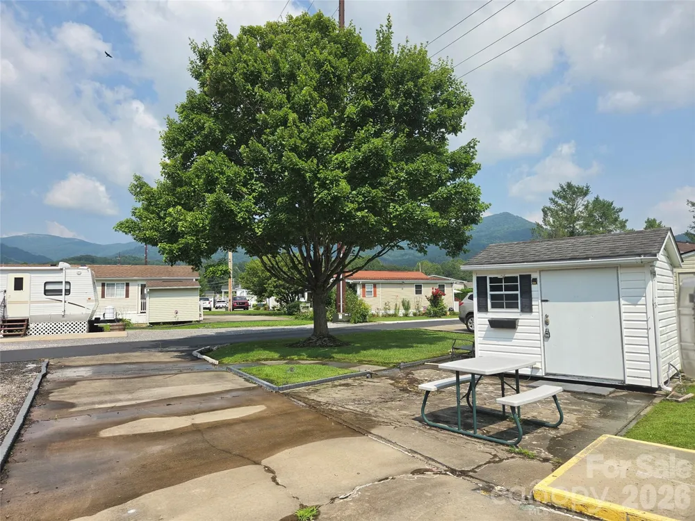 39 Polka Lane Waynesville, NC 28785