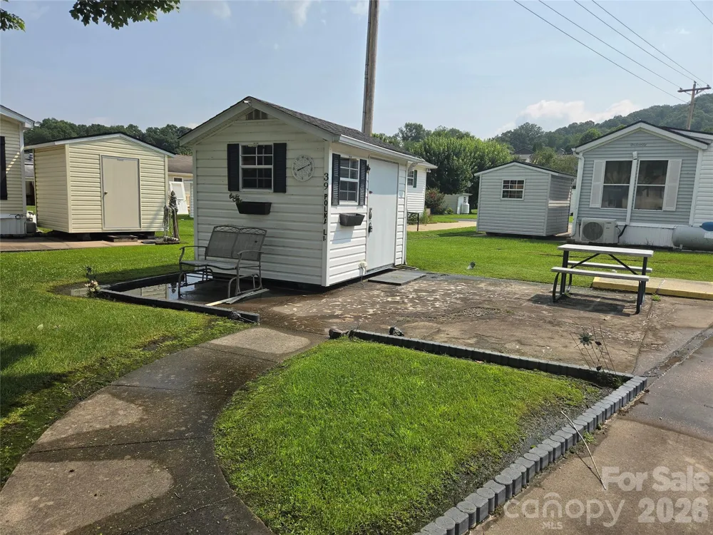 39 Polka Lane Waynesville, NC 28785