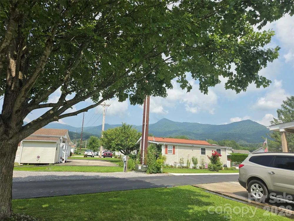 39 Polka Lane Waynesville, NC 28785