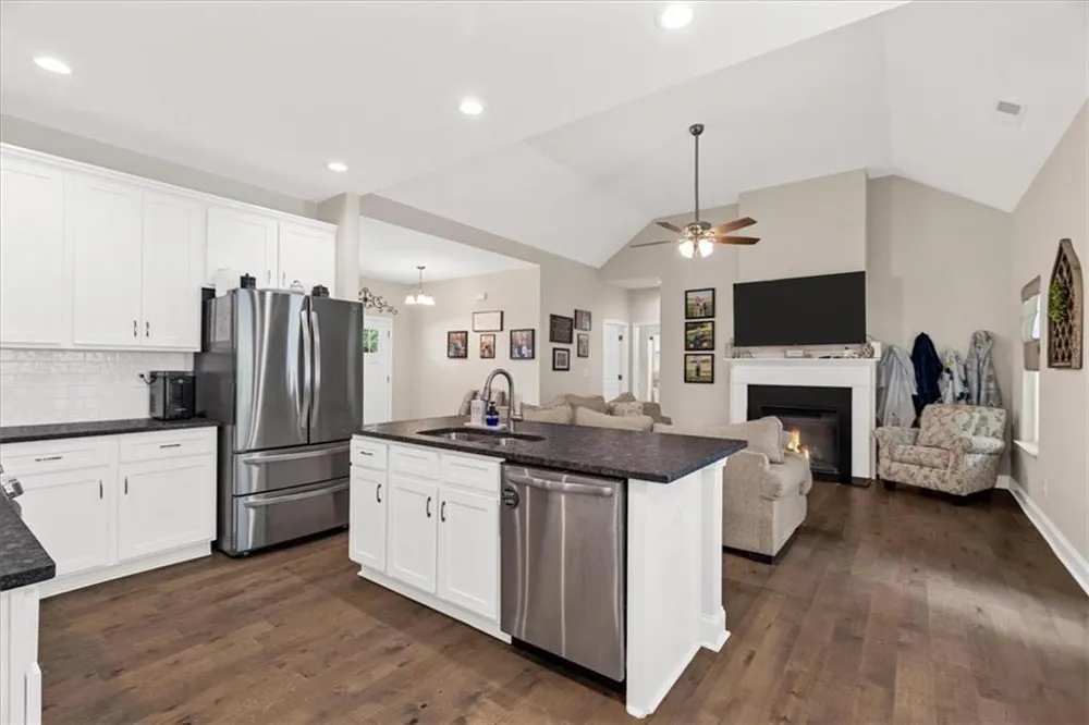 499 Oakland Drive SE Calhoun, GA 30701