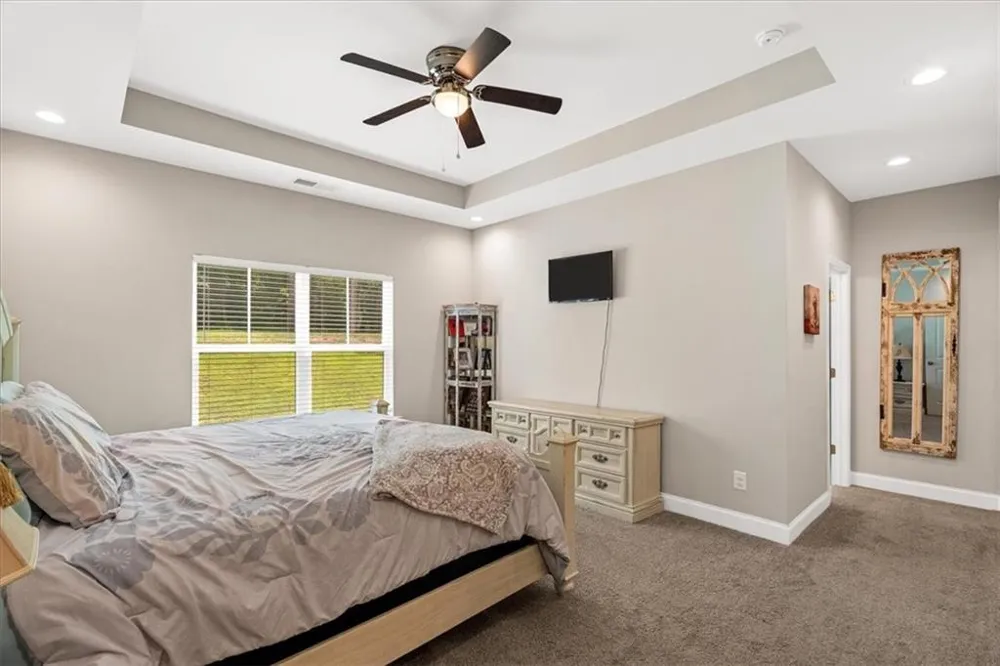 499 Oakland Drive SE Calhoun, GA 30701