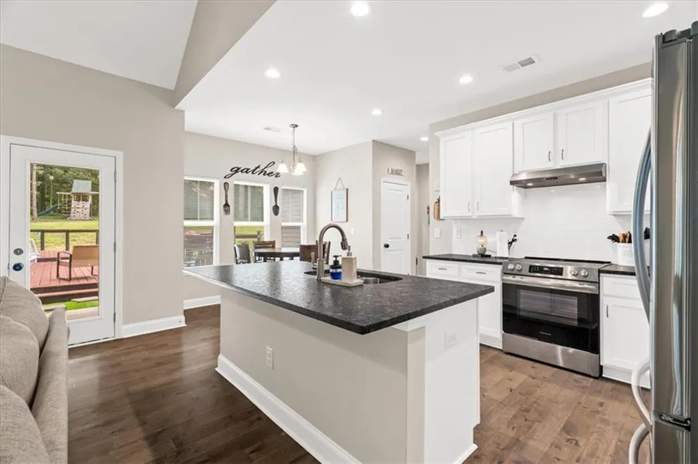 499 Oakland Drive SE Calhoun, GA 30701