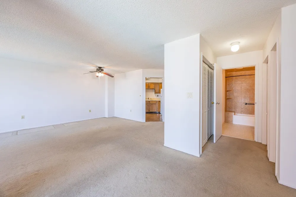 418 HARMON COVE TOWER Secaucus, NJ 07094