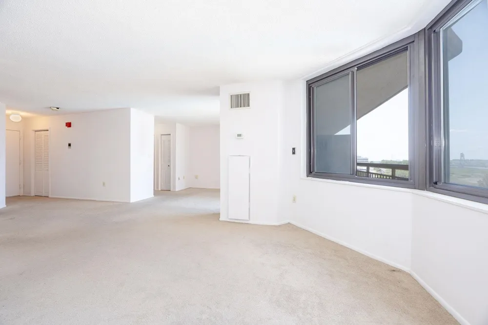 418 HARMON COVE TOWER Secaucus, NJ 07094