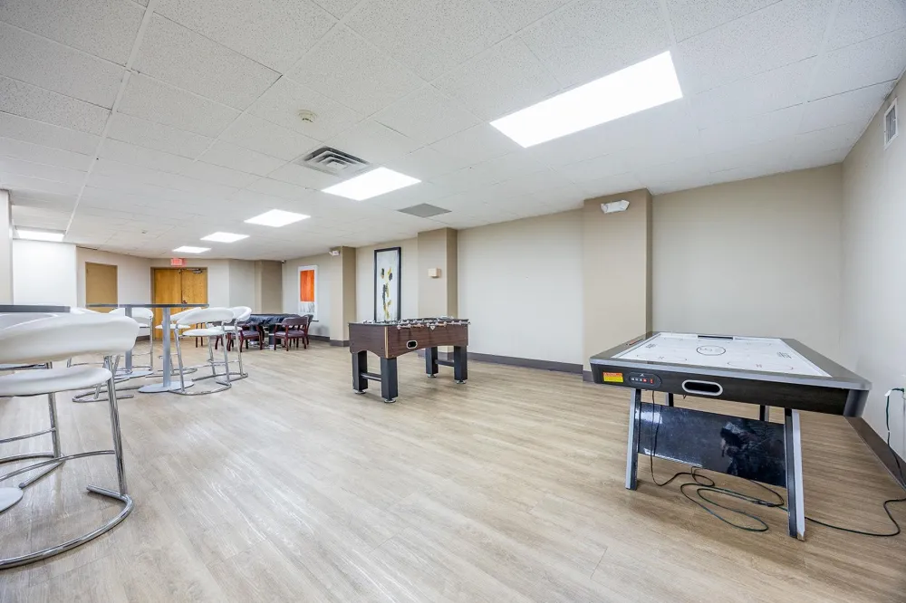 418 HARMON COVE TOWER Secaucus, NJ 07094