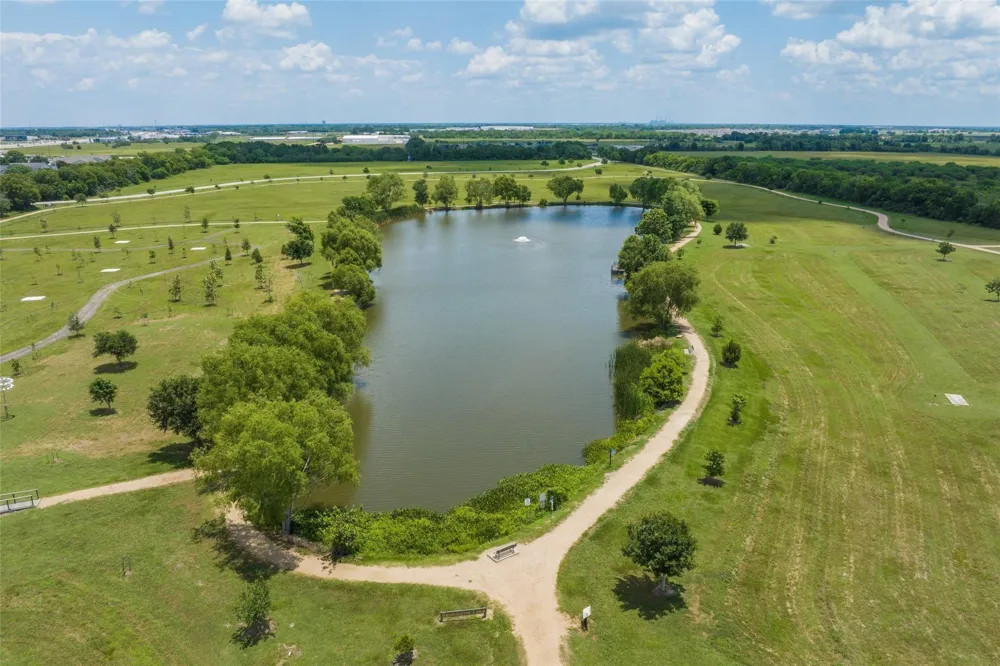 10910 Tawny Ridge Beasley, TX 77417