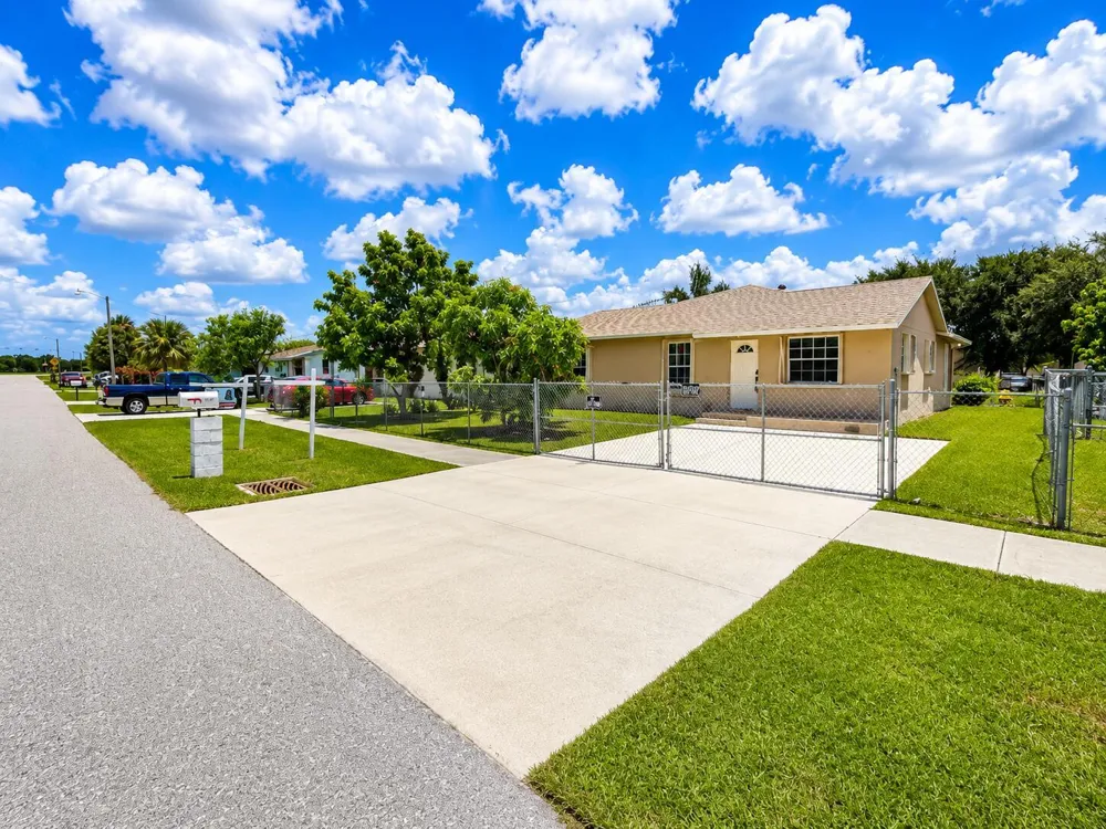 8874 ELDORADO DRIVE Pahokee, FL 33476