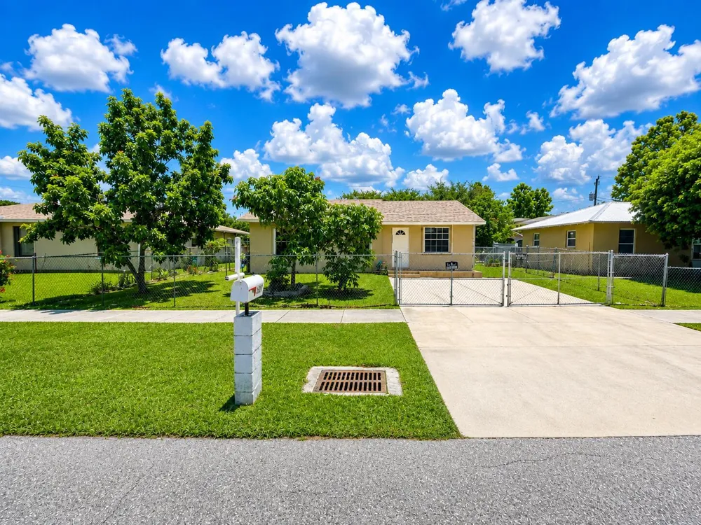 8874 ELDORADO DRIVE Pahokee, FL 33476