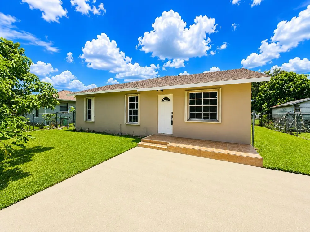 8874 ELDORADO DRIVE Pahokee, FL 33476