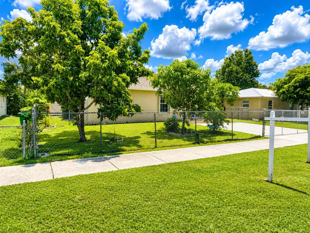 8874 ELDORADO DRIVE Pahokee, FL 33476