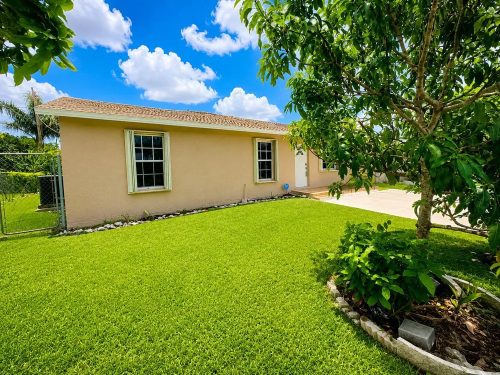 8874 ELDORADO DRIVE Pahokee, FL 33476