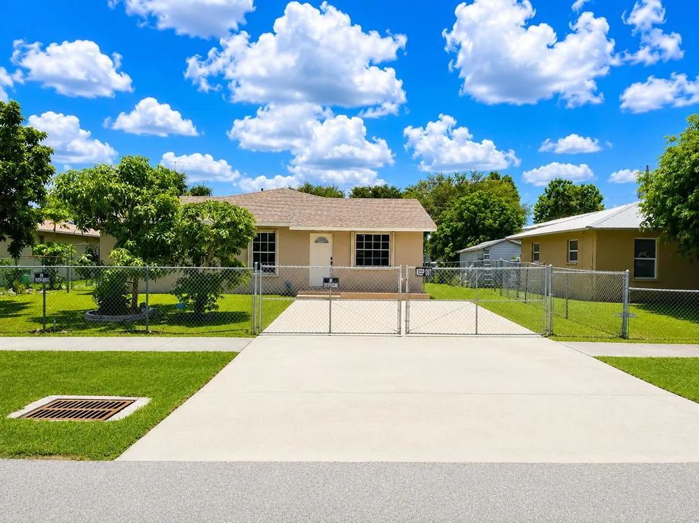 8874 ELDORADO DRIVE Pahokee, FL 33476