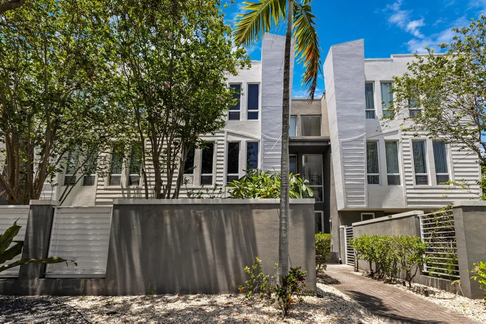 711 SE 16th Court Fort Lauderdale, FL 33316