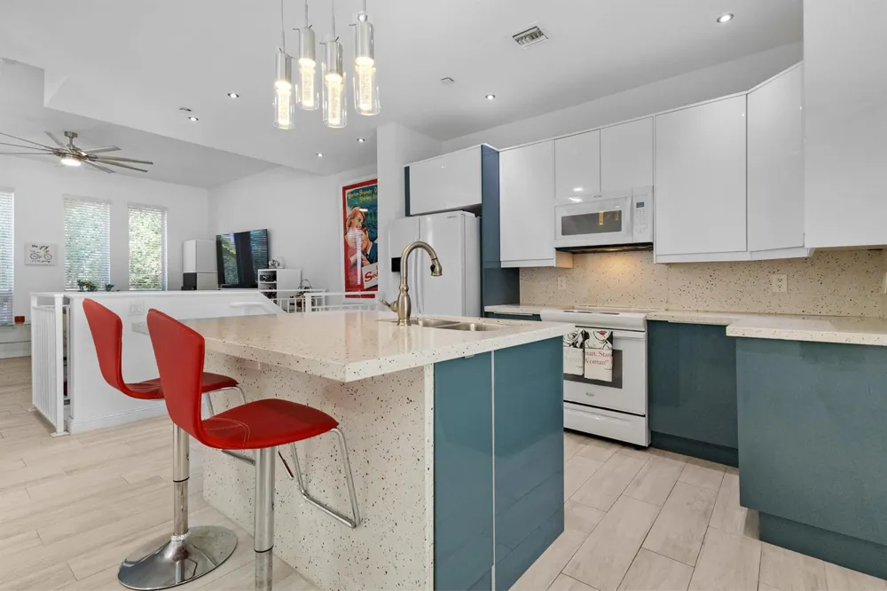 711 SE 16th Court Fort Lauderdale, FL 33316