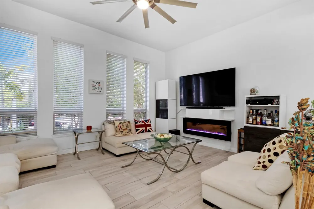 711 SE 16th Court Fort Lauderdale, FL 33316