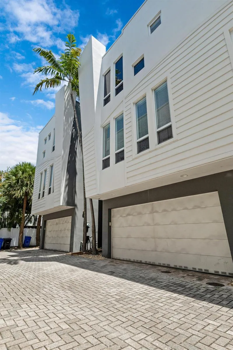 711 SE 16th Court Fort Lauderdale, FL 33316