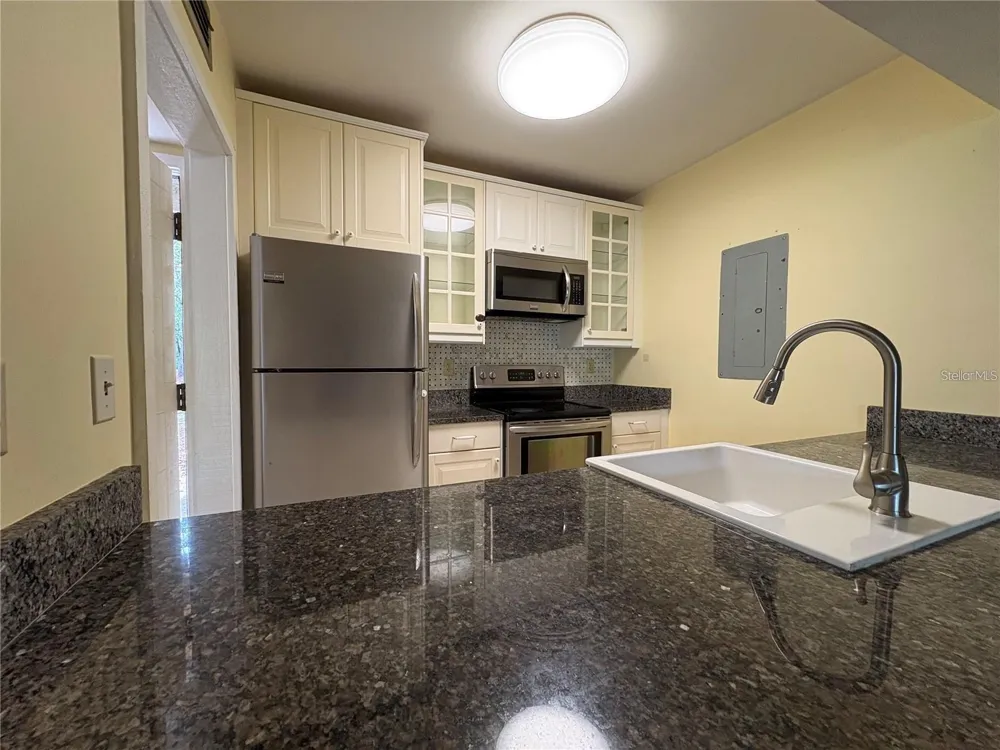 193 PALM VIEW COURT #3453/4 Haines City, FL 33844