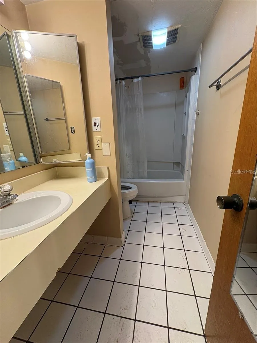 193 PALM VIEW COURT #3453/4 Haines City, FL 33844