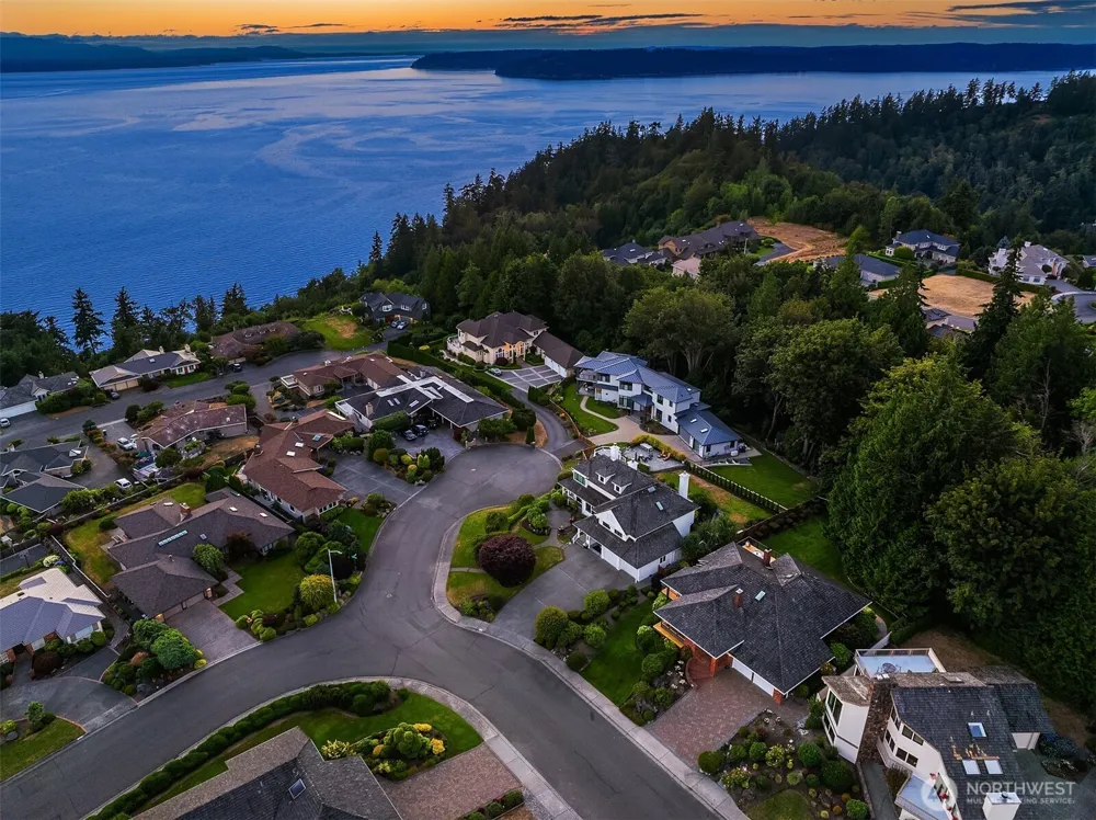 6613 136th Place SW Edmonds, WA 98026