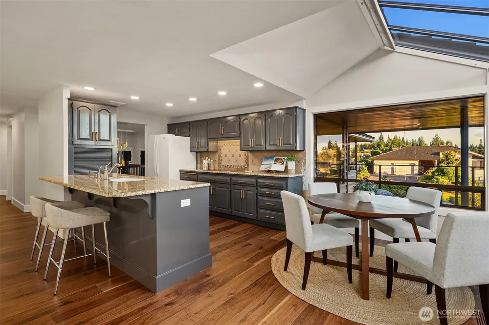 6613 136th Place SW Edmonds, WA 98026