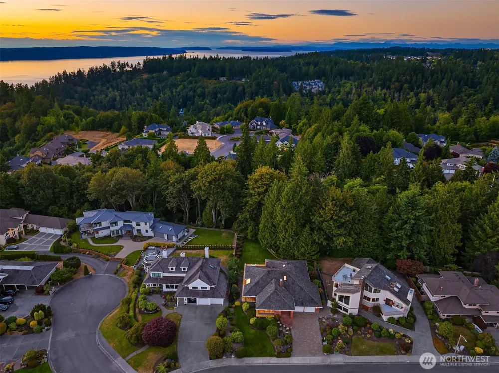 6613 136th Place SW Edmonds, WA 98026