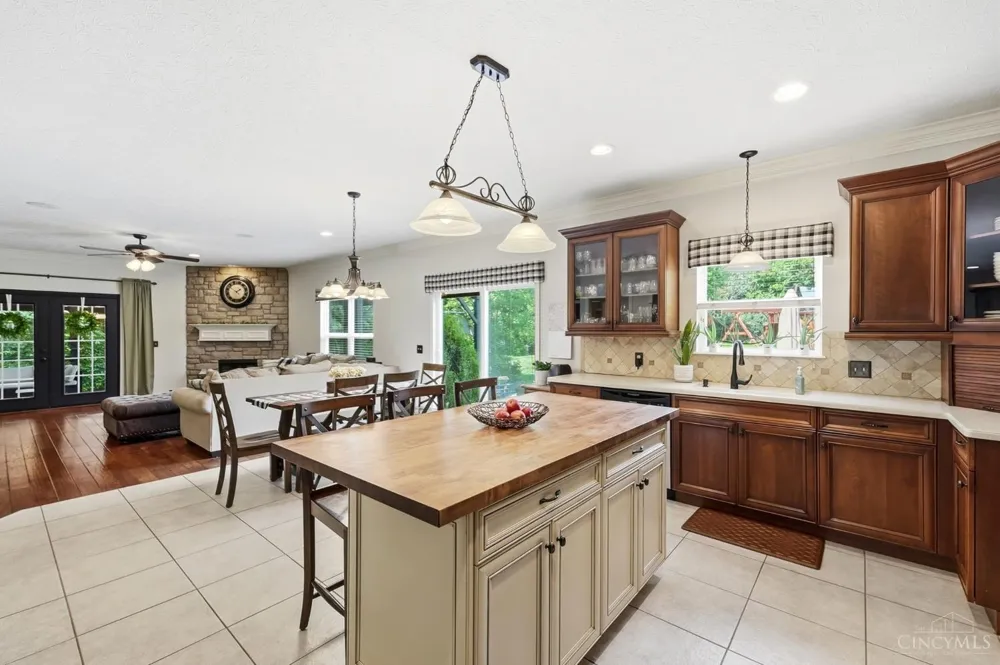 2248 Harlan Road Clearcreek, OH 45068