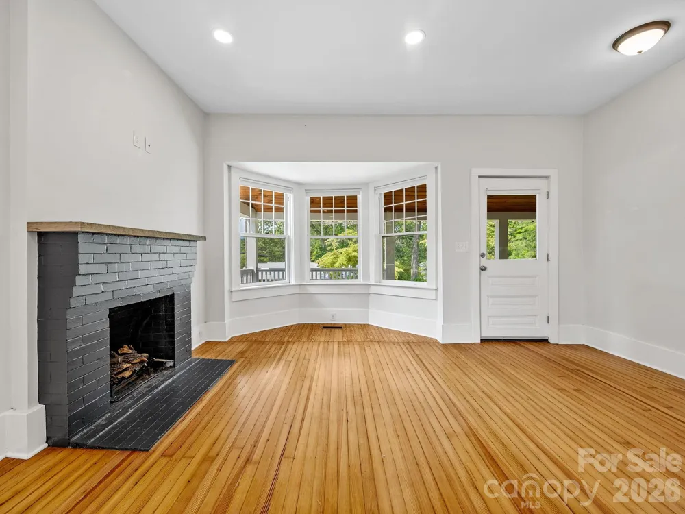 143 Broadway Avenue Tryon, NC 28782