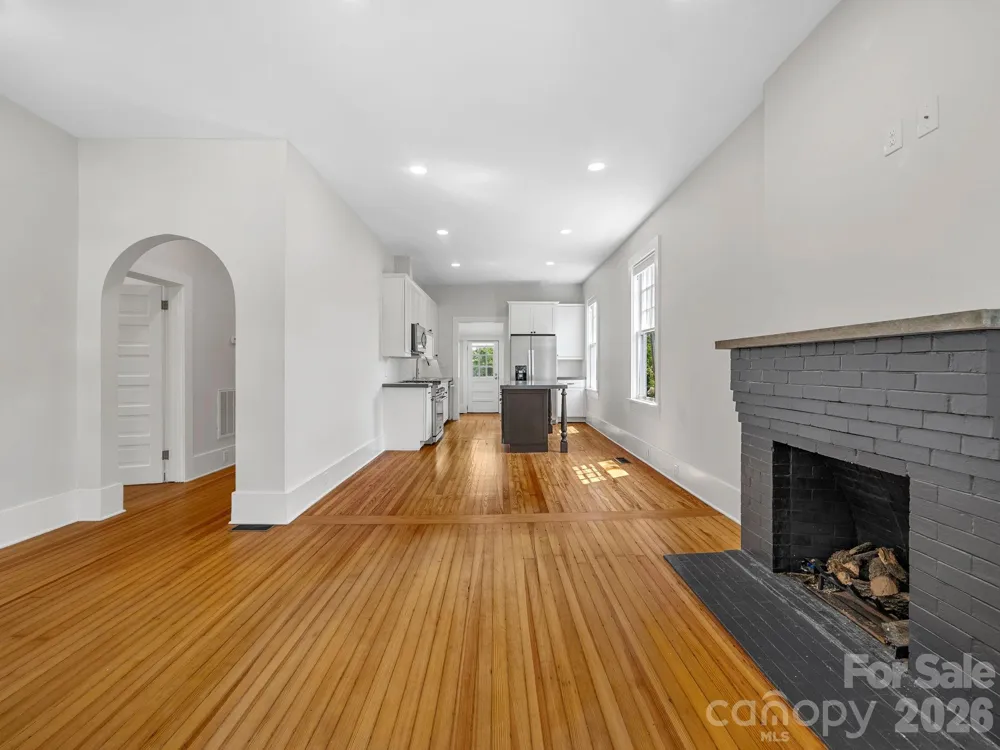 143 Broadway Avenue Tryon, NC 28782