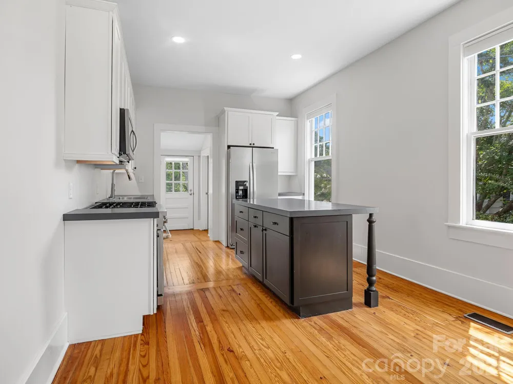 143 Broadway Avenue Tryon, NC 28782