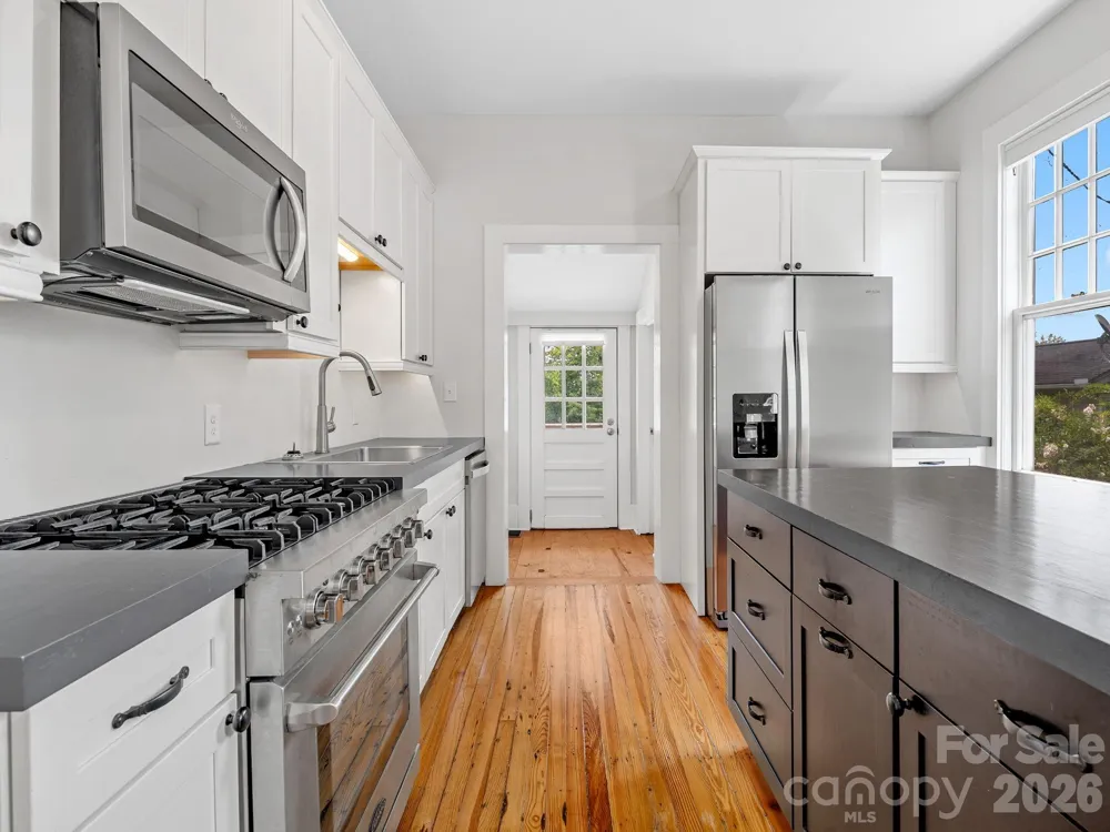 143 Broadway Avenue Tryon, NC 28782