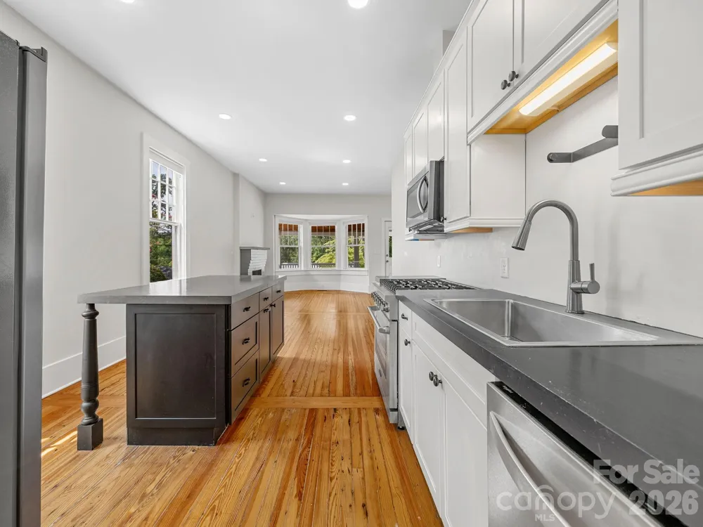 143 Broadway Avenue Tryon, NC 28782