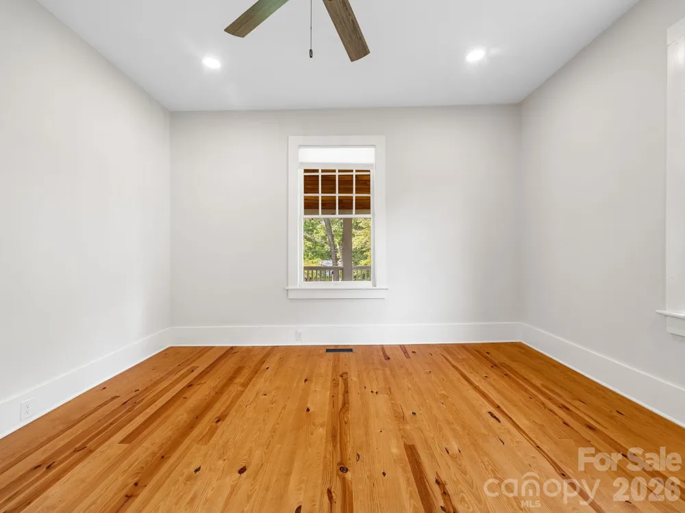 143 Broadway Avenue Tryon, NC 28782