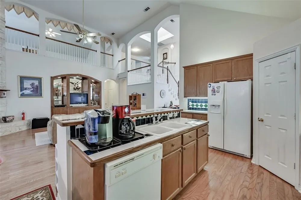 5701 Christy Lane Haltom City, TX 76137