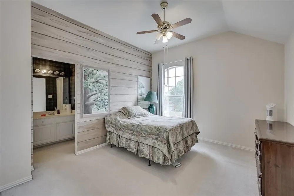5701 Christy Lane Haltom City, TX 76137