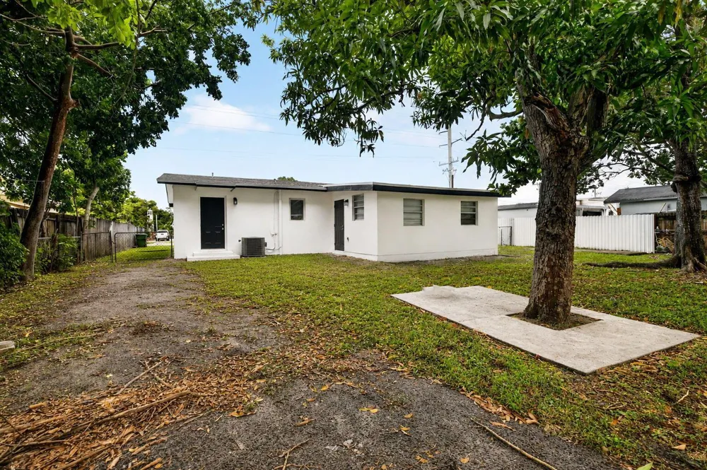 1111 SW 31ST AVENUE Fort Lauderdale, FL 33312