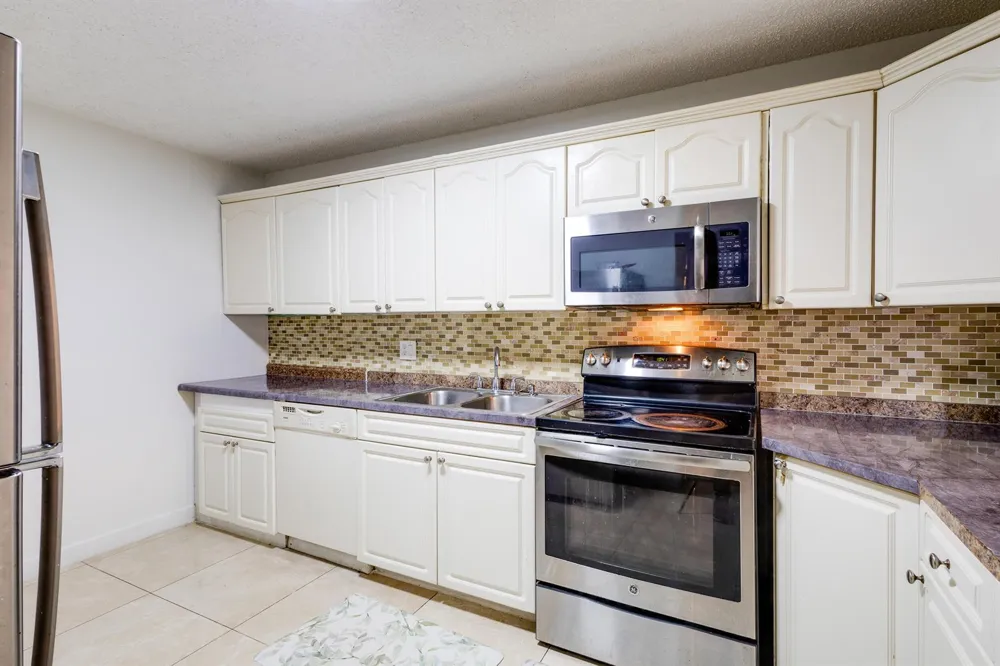4245 S Landar Drive #4245 Lake Worth, FL 33463
